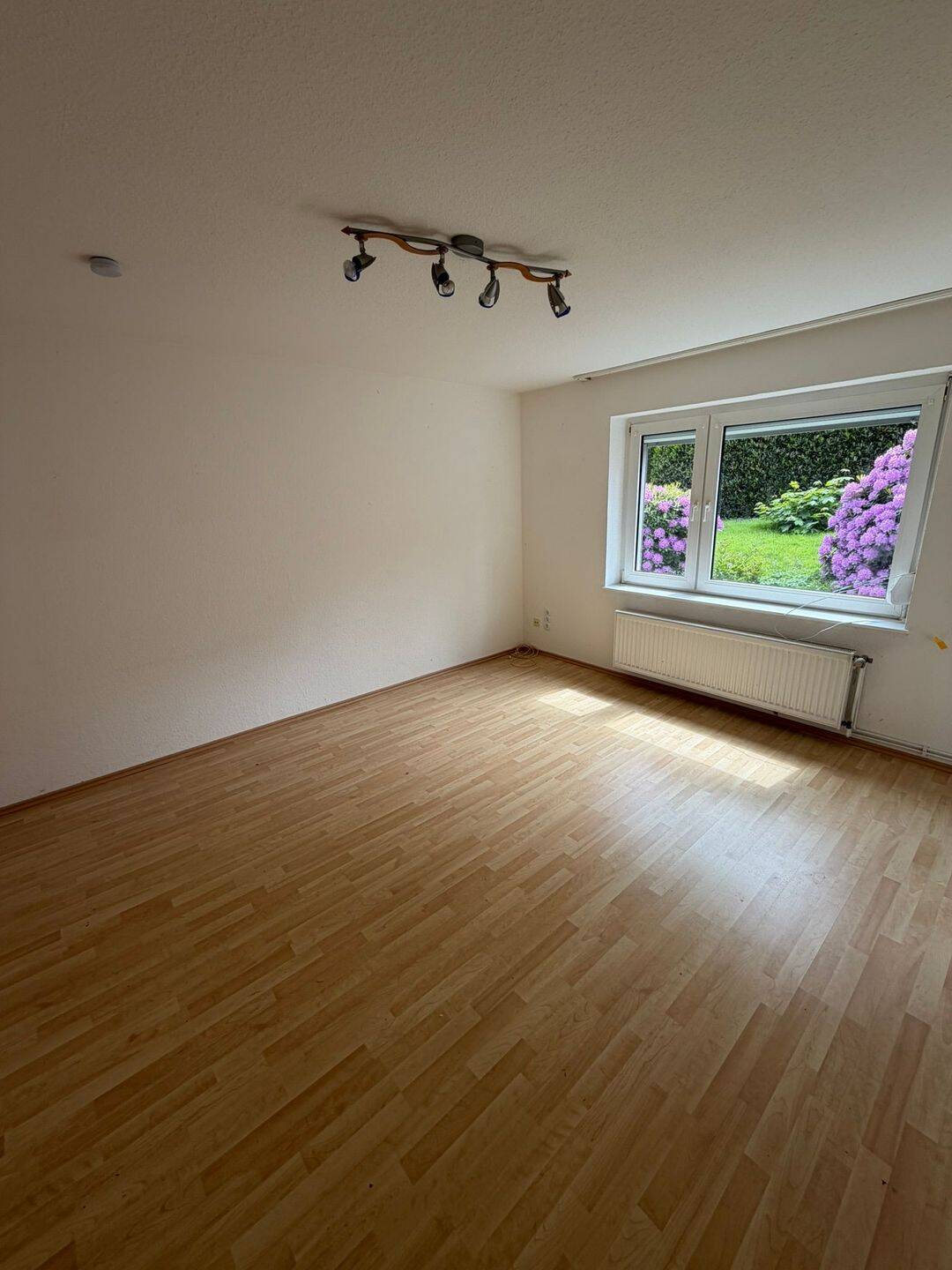 1-Zimmer-Wohnung in Parknähe, 42855 Remscheid (Innen Lüttringhausen Nord Süd West)