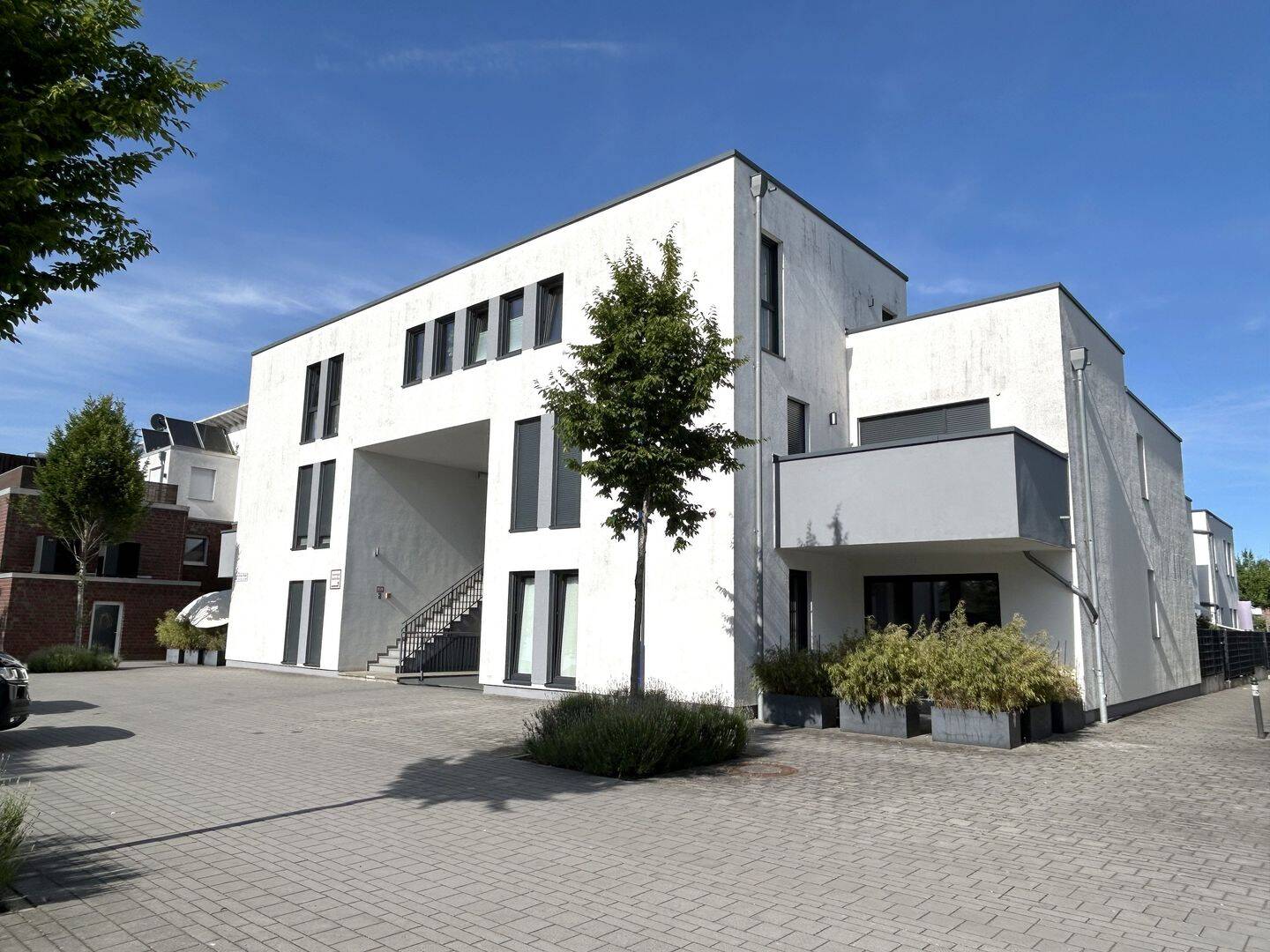 Stilvolles Penthouse in Meerbusch-Strümp – ca.109 m² Wohnfläche, 2 Dachterrassen u. 2 TG-Stellplätze, 40670 Meerbusch