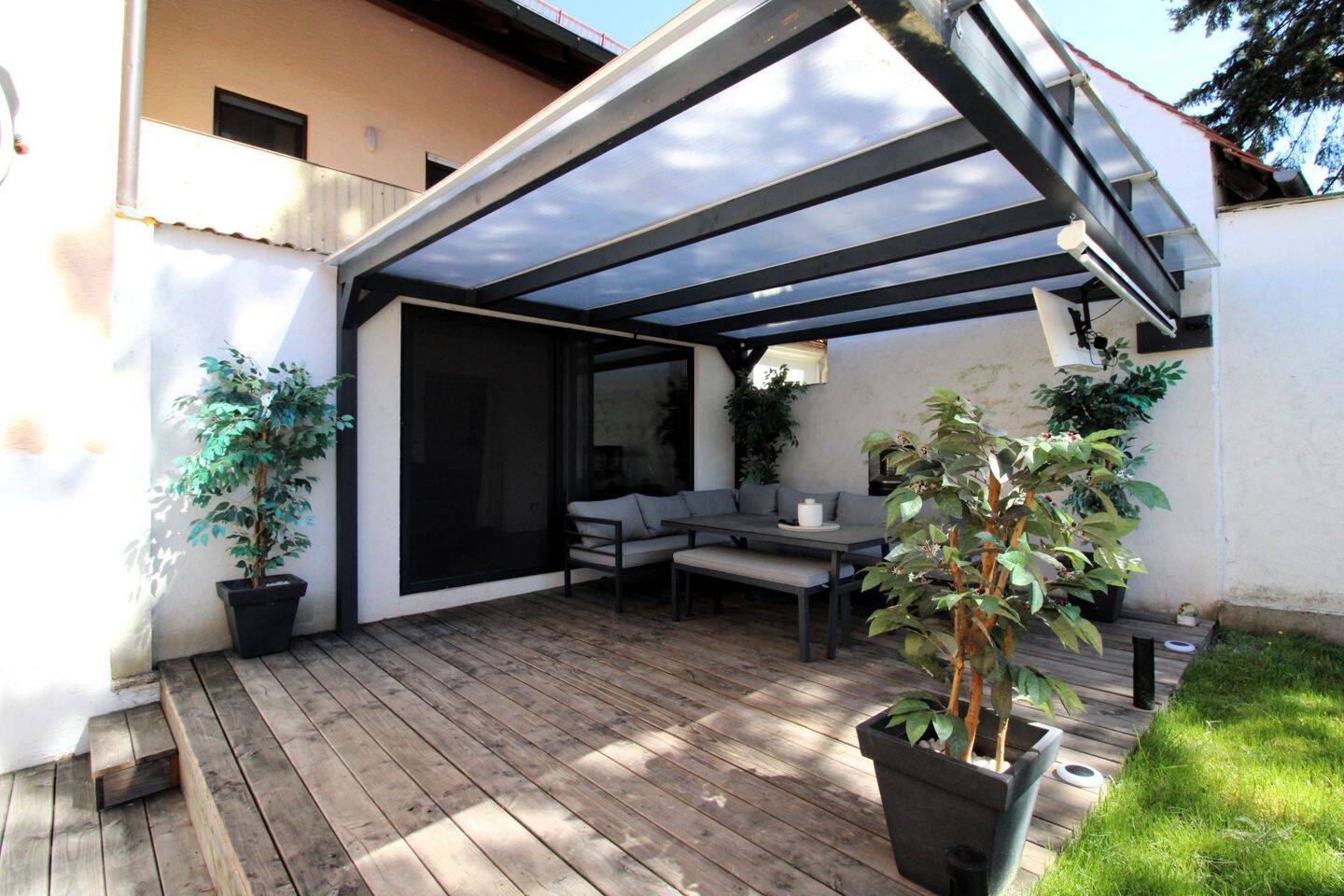 Exklusives Wohlfühlhaus mit Pool, Sauna und hochwertiger Modernisierung, 90579 Langenzenn