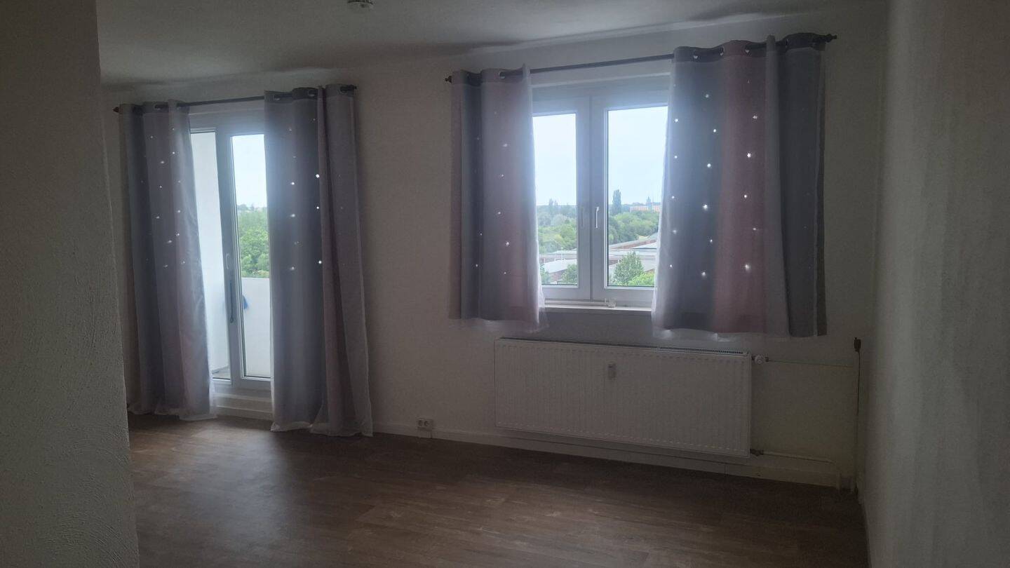 Sonnige & sanierte 4-Zimmer-Wohnung in Neustadt mit Panoramablick, 6122 Halle (Saale) (Nietleben Nördliche Neustadt Saaleaue)
