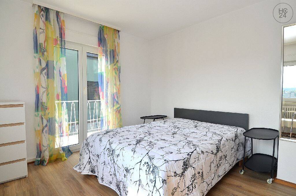 Schönes WG-Zimmer für 1-2 Personen mit Balkon in einem WG-Haus am Hang des Tüllingerberges in L, 79539 Lörrach