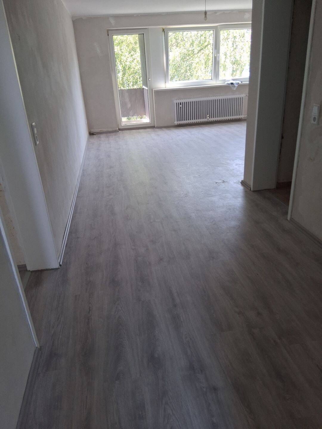 °°° Teilrenovierte 3- Zimmer-Wohnung mit großem Balkon °°°, 47226 Duisburg (Bergheim Hochemmerich Rheinhausen-Mitte)