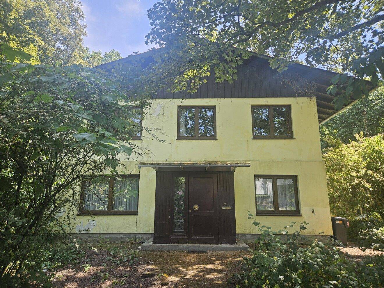 freistehendes Einfamilienhaus in traumhafter Lage im Grünen in Saarbrücken-Triller, 66119 Saarbrücken