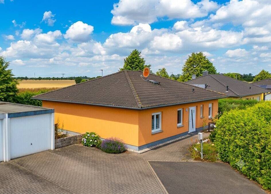 Alles auf einer Ebene Eigenheim mit Terrasse, Garage und Garten in Reuden, 6766 Bitterfeld-Wolfen