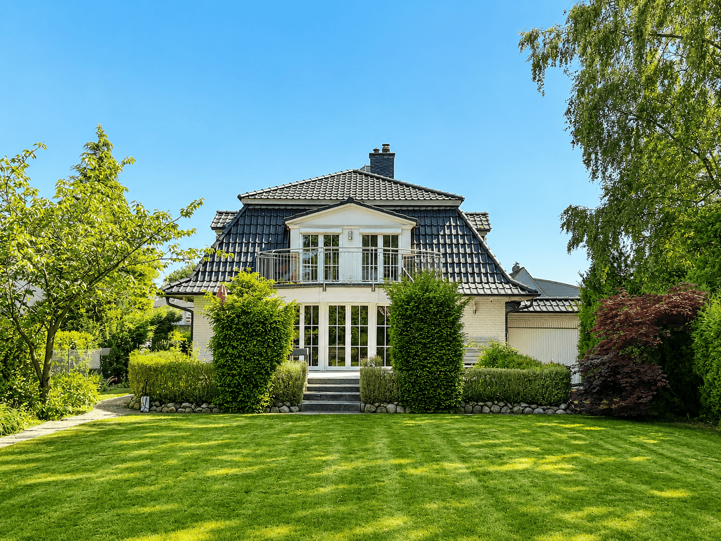Großzügiges Einfamilienhaus auf traumhaftem Grundstück! Provisionsfrei!, 22393 Hamburg (Wandsbek Bramfeld Poppenbüttel Sasel Wellingsbüttel)