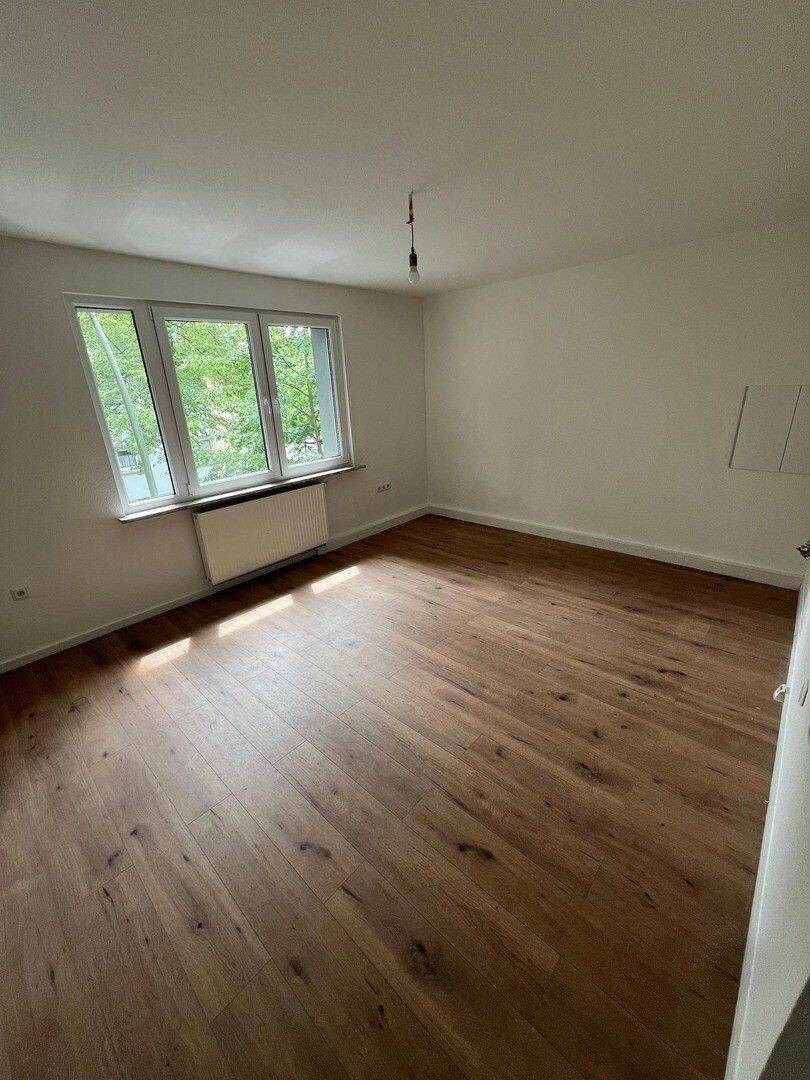 Helle 2-Zimmerwohnung m. gr. Wohnküche + Duschbad, 46240 Bottrop (Boy Eigen)