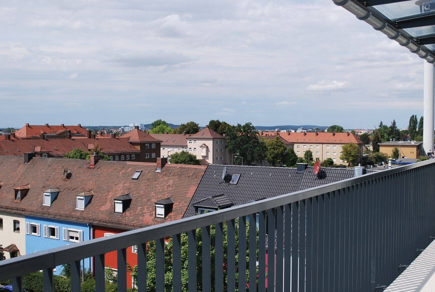 Stilvoll wohnen: Hochwertige 4-Zimmer-Dachgeschosswohnung, 90431 Nürnberg