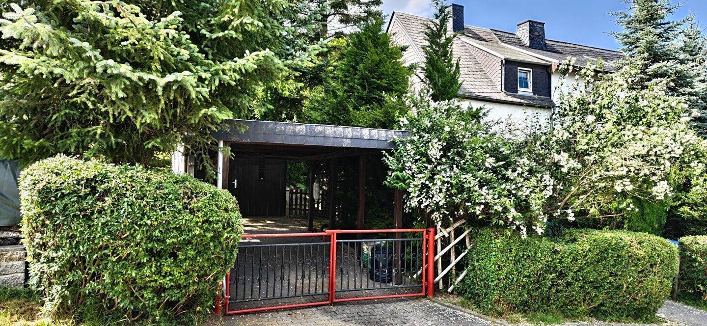 Wohnhaus in bevorzugter Siedlungslage in Oederan, 9569 Oederan
