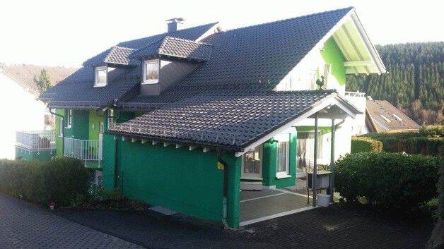 4-Parteienhaus in einem Doppelhaus mit Pool und Garten, 57258 Freudenberg