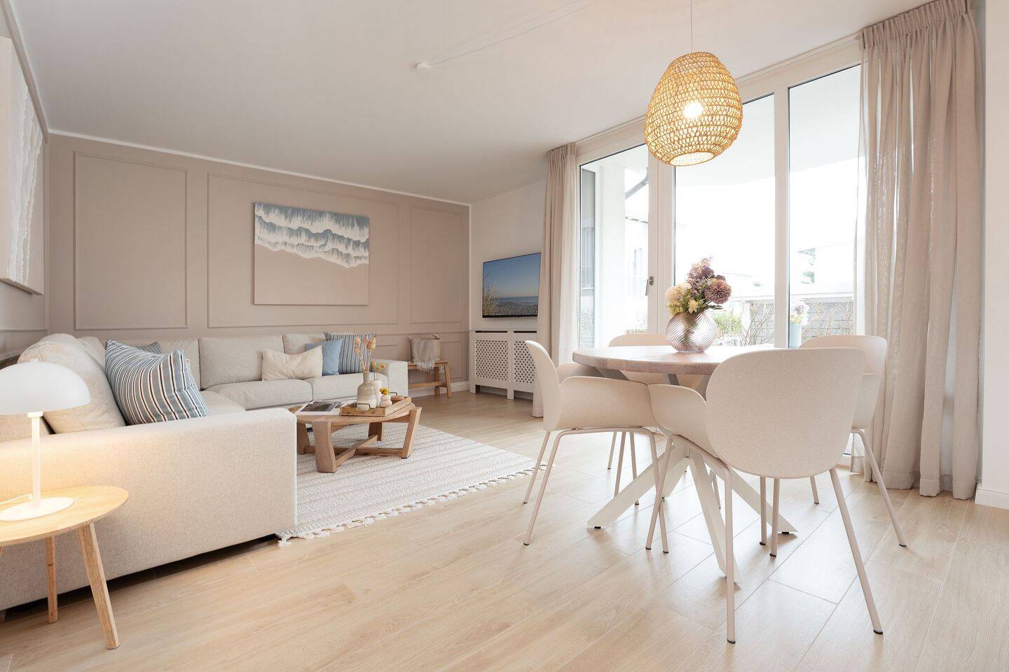 Travemünde-Priwall: Stilvolle Ferienwohnung mit großer Terrasse in Strandnähe, 23570 Lübeck (Travemünde)
