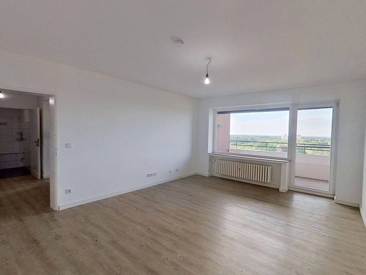 Modernes Wohnen mit Weitblick: Helle 2-Zimmer-Wohnung mit Loggia und Wannenbad, 23558 Lübeck (Buntekuh Sankt Lorenz Nord Sankt Lorenz Süd)