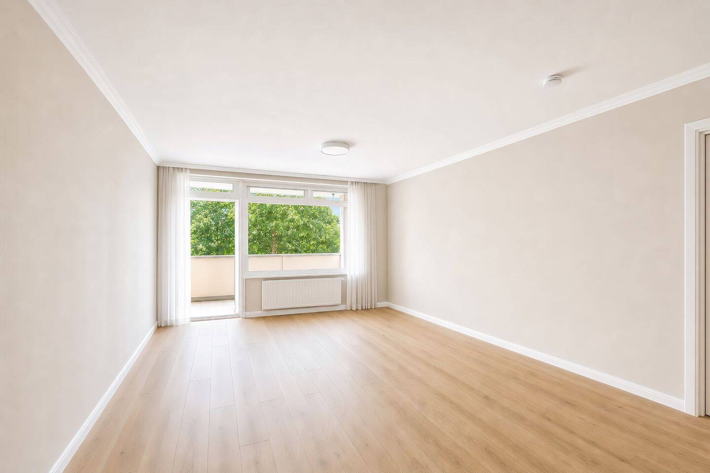WOHNEN AM GRUNEWALD. SEHR GEPFLEGTE 3-ZIMMER-WOHNUNG MIT LOGGIA UND PERSONENAUFZUG., 14055 Berlin (Charlottenburg-Wilmersdorf Charlottenburg Grunewald Westend)
