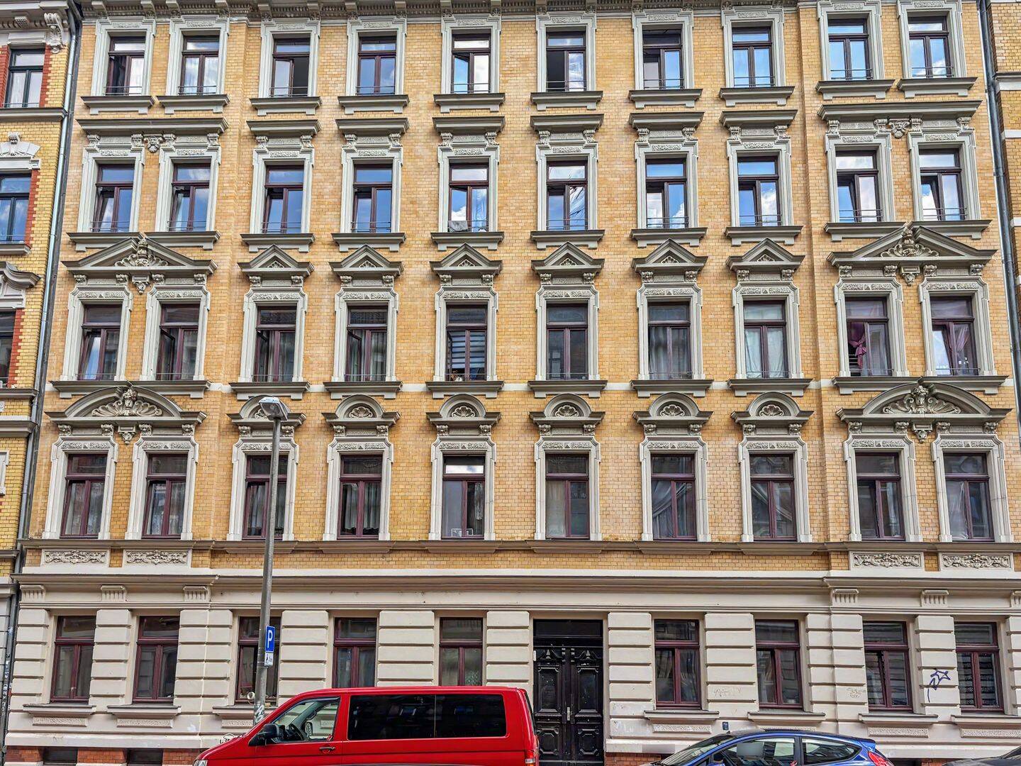 Denkmalschutz: 4-Zimmer-Wohnung im beliebten Szeneviertel im Leipziger Osten, 4315 Leipzig (Neustadt-Neuschönefeld Sellerhausen-Stünz Volkmarsdorf)