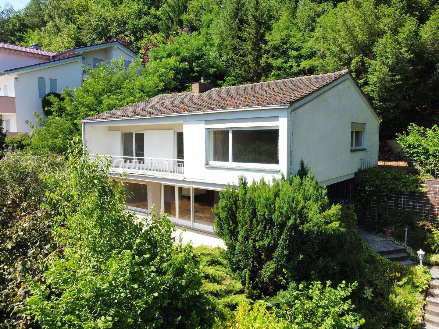 Großzügiges Einfamilienhaus mit Fernblick und viel Potenzial!, 66976 Rodalben