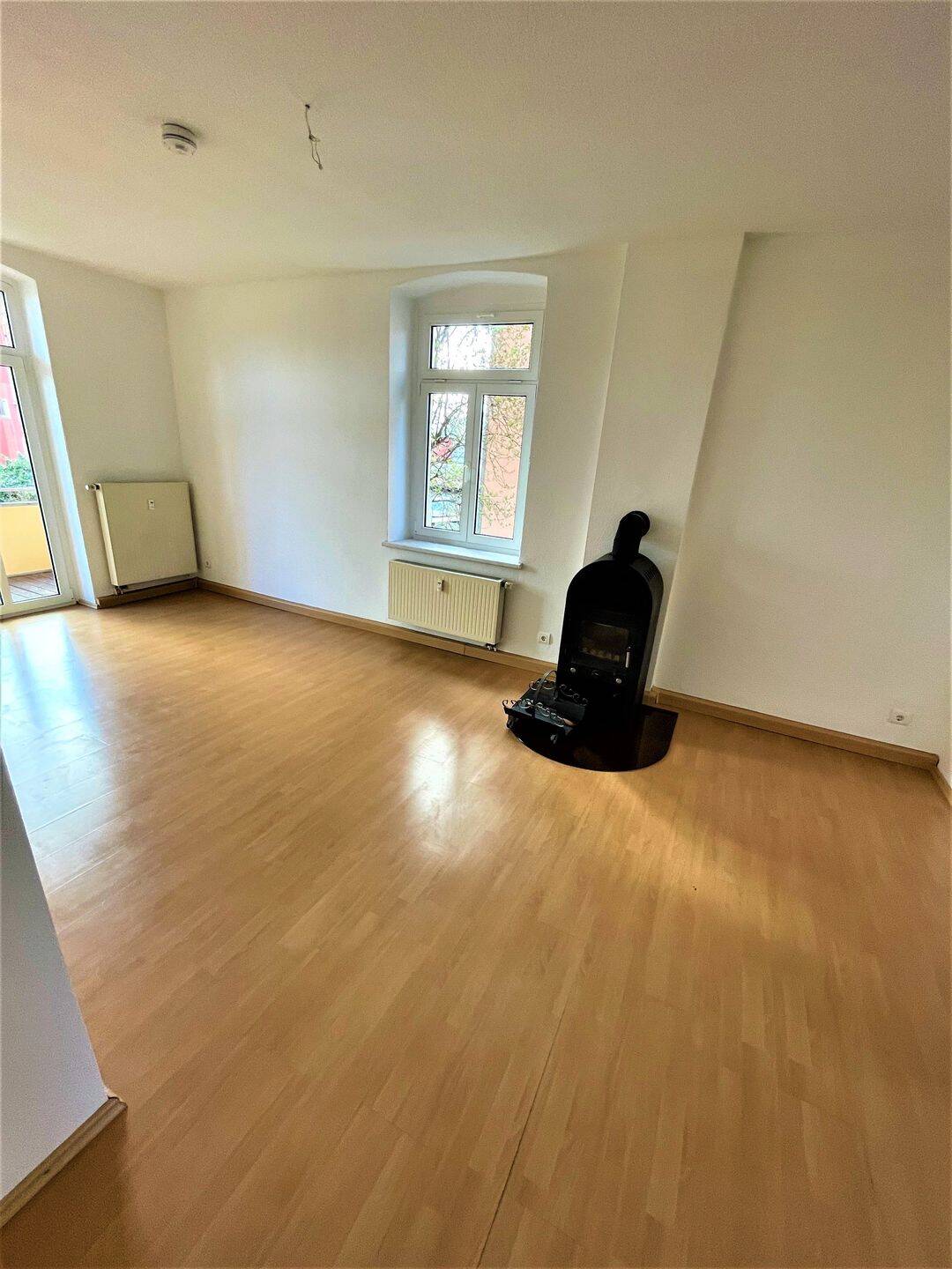 BS52/EGli – Charmante 2-Raum-Wohnung mit Balkon, Kaminofen und Einbauküche in Oschatz, 4758 Oschatz