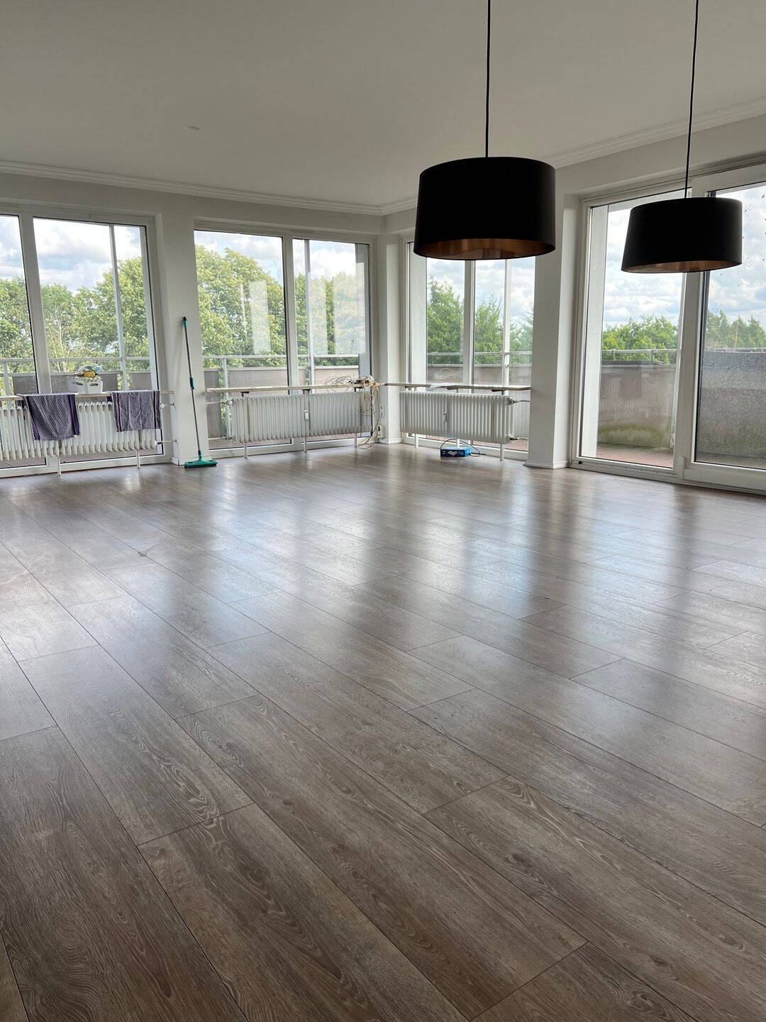 Wohnen mit Weitblick – 3 Zimmer, 2 Balkone, 117 qm – Platz meets Licht!, 25469 Halstenbek
