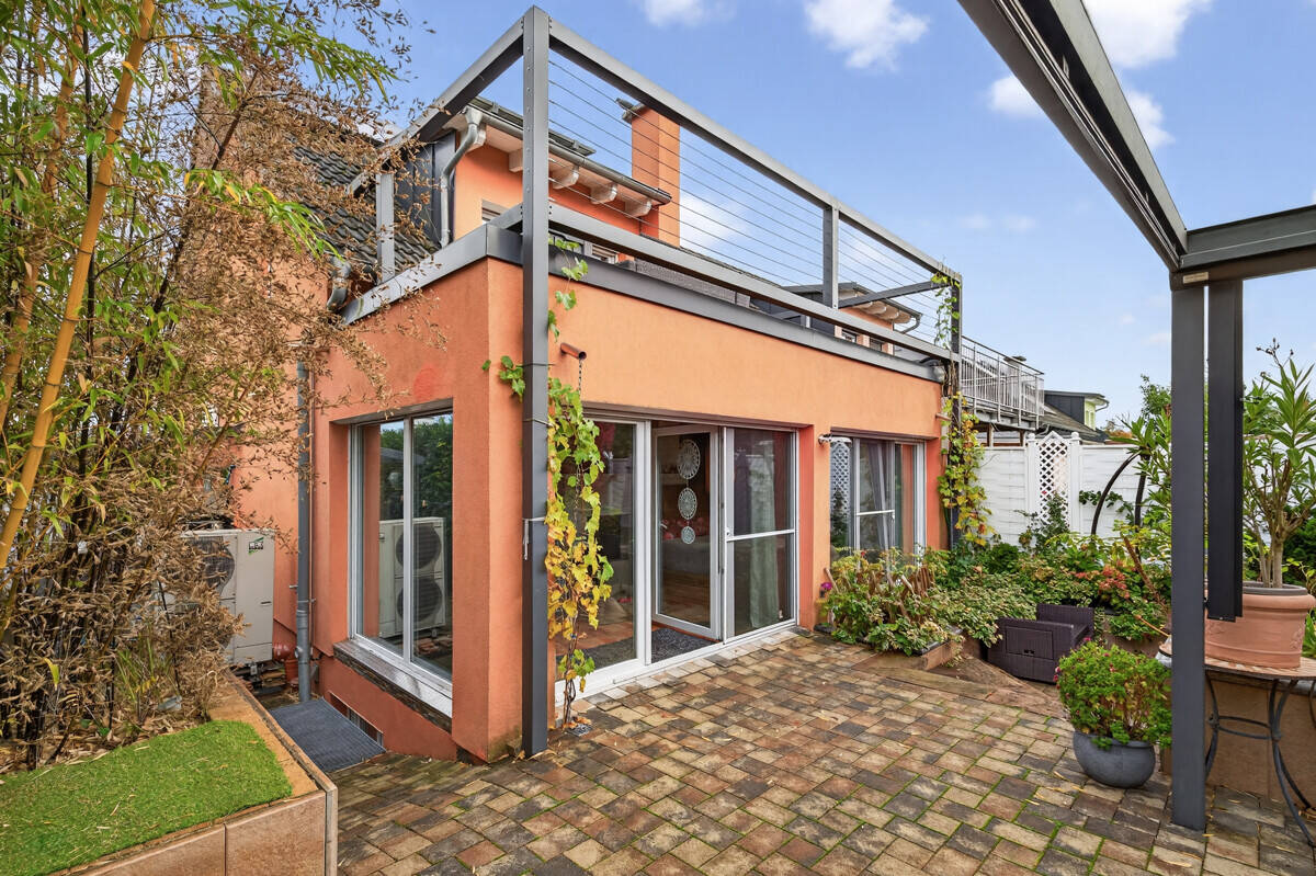 Provisionsfrei: Energieeffizientes Traumhaus mit Einliegerwohnung in Hagsfeld, 76139 Karlsruhe (Hagsfeld Rintheim Waldstadt)