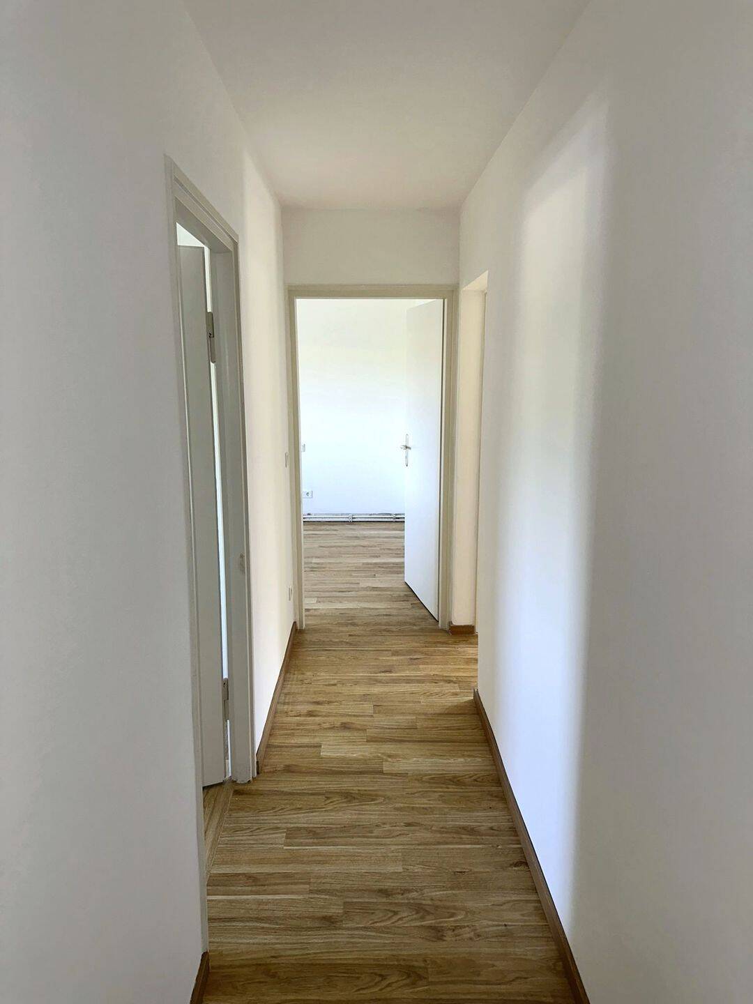 Nürnberg Südstadt: 2-Zi-Wohnung mit Balkon zum begrünten Hof – Einbauküche mieterseits, 90443 Nürnberg