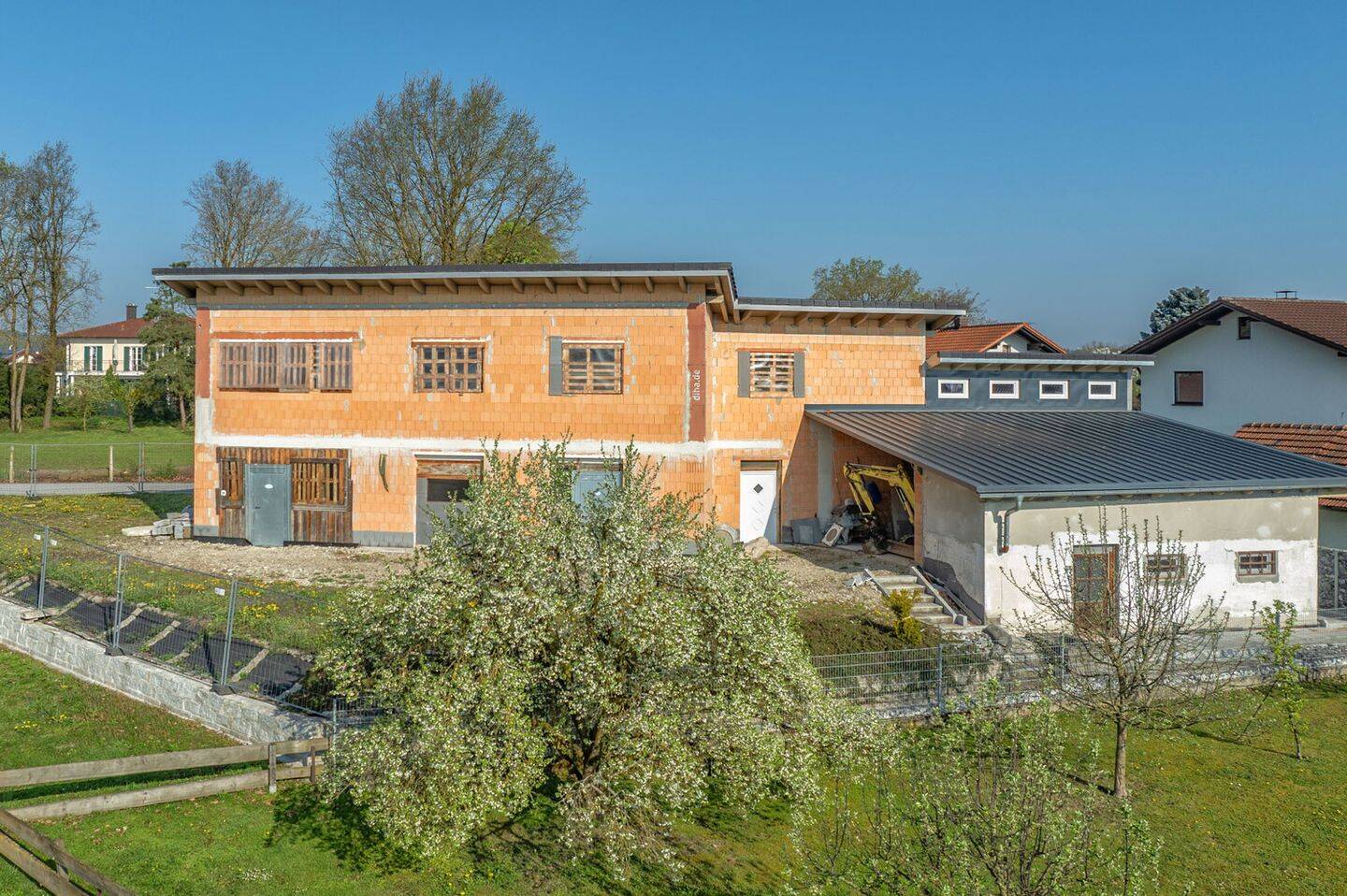 Hochwertiger Rohbau Einfamilienhaus mit Einliegerwohnung voll unterkellert mit Nebengebäude, 94148 Kirchham