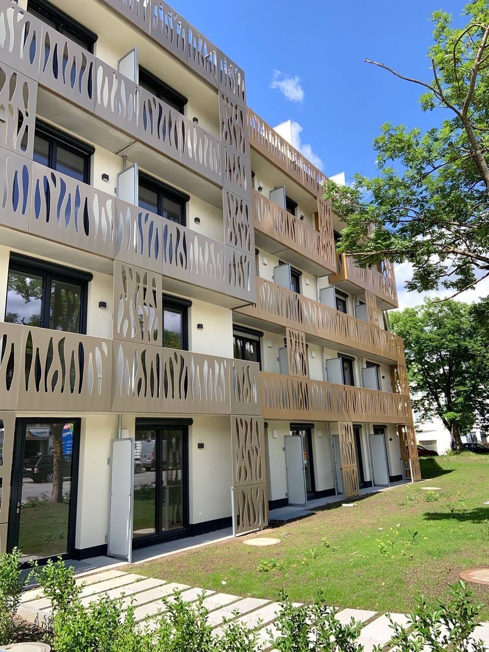 Möbliertes Apartment mit Balkon; NUR für Studenten und Auszubildende!, 80939 München (Milbertshofen-Am Hart Schwabing-Freimann)
