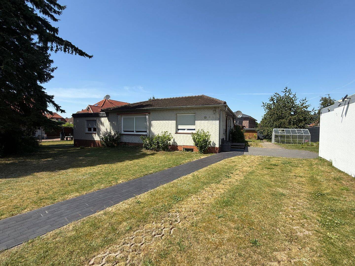 Bungalow Einfamilienhaus in Holtorfs Top Lage, 31582 Nienburg (Weser)