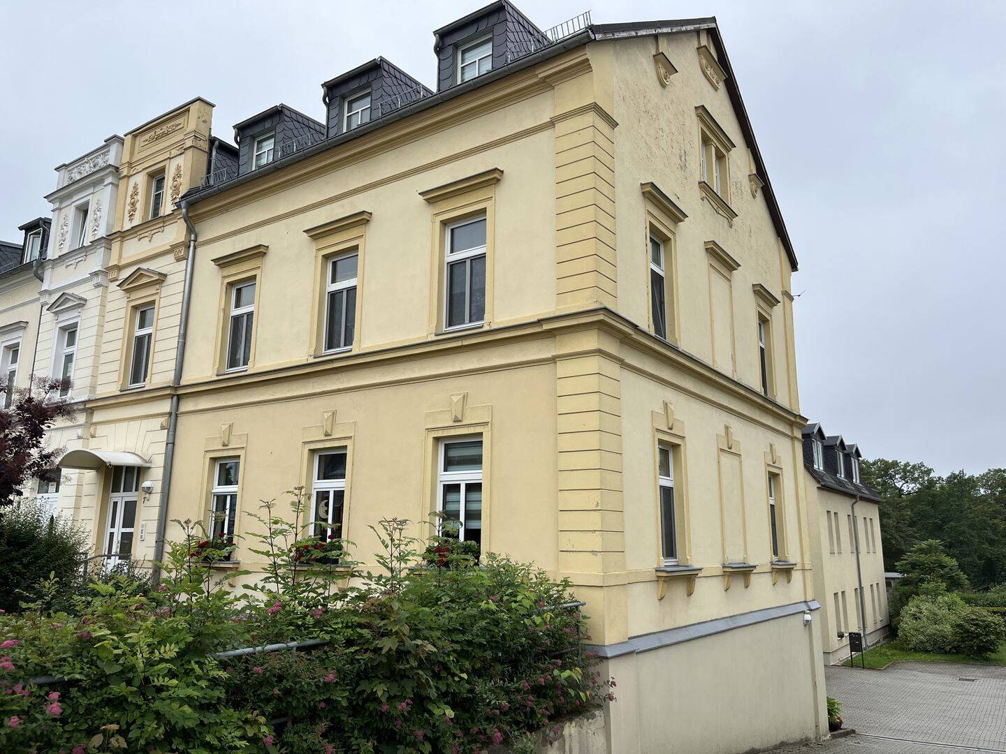 Attraktives Mehrfamilienhaus mit Potenzial in Limbach-Oberfrohna, 9212 Limbach-Oberfrohna