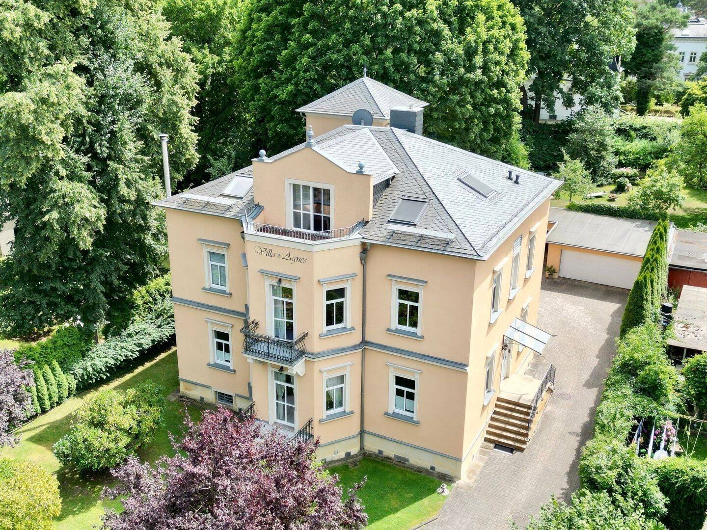 Sehr schöne, hochwertig sanierte und denkmalgeschützte Villa in Bestlage von Dresden-Blasewitz