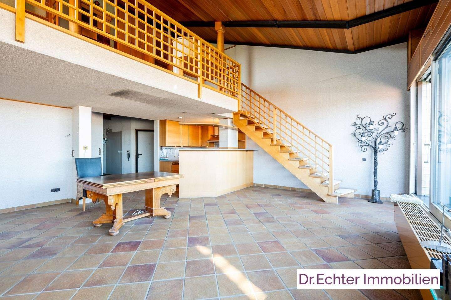 Herrschaftliche Galeriewohnung über den Dächern der Augsburger Innenstadt, 86150 Augsburg (Innenstadt)
