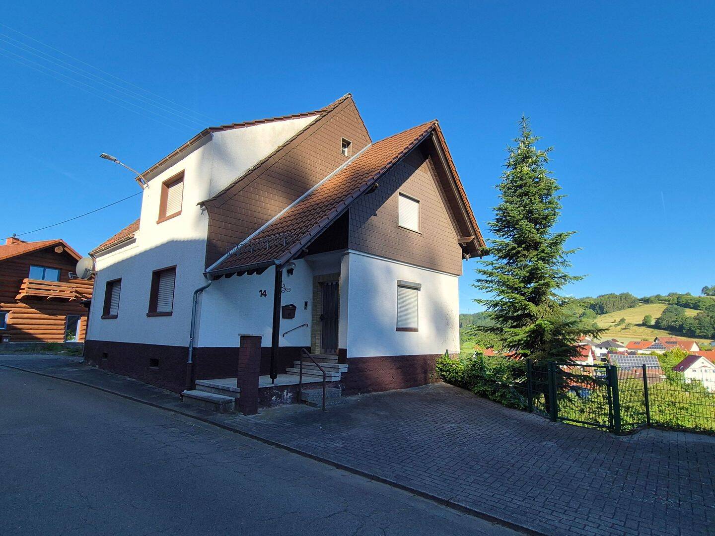 Freistehendes, vollunterkellertes Wohnhaus mit unverbaubarer Fernsicht, 66851 Queidersbach