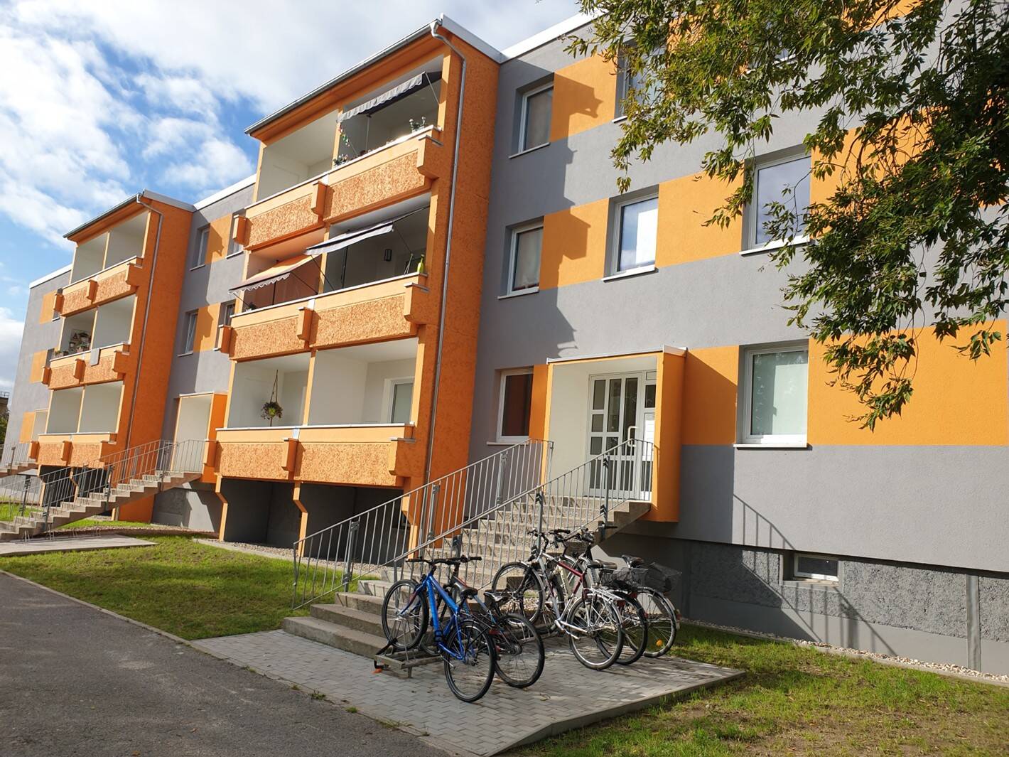 Sonnige 3 Zimmer Wohnung mit Balkon und Dusche im Erdgeschoss Am Schalm 1 b EG links, 4849 Bad Düben