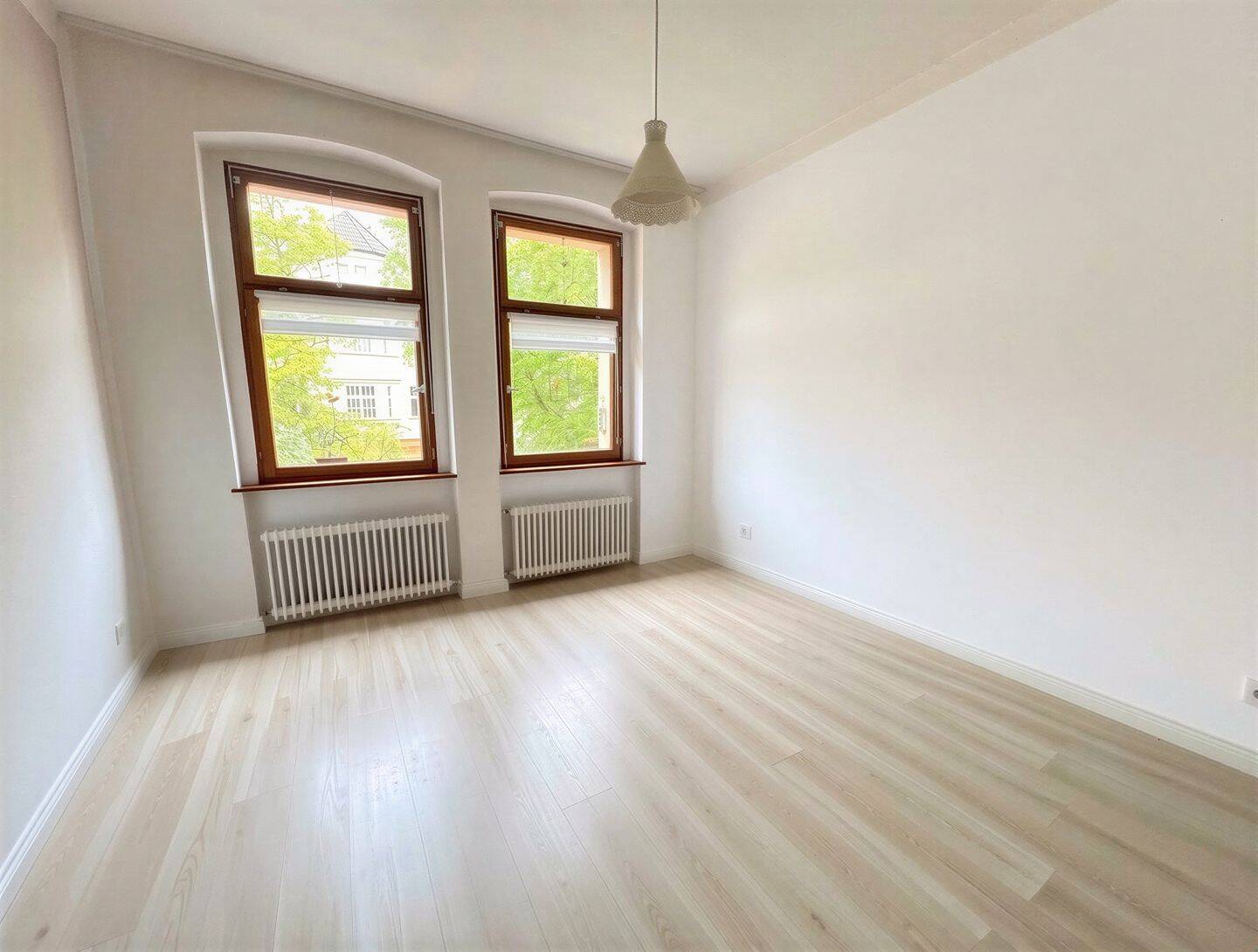 Kleine und feine 2-Zimmer-Altbauwohnung mit Süd-West-Balkon, 13467 Berlin (Reinickendorf Hermsdorf)