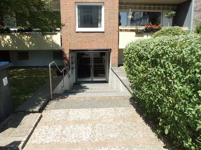 1-Zimmer-Singlewohnung mit Einbauküche, Loggia und Kfz-Stellplatz, 22047 Hamburg (Wandsbek Bramfeld Tonndorf)