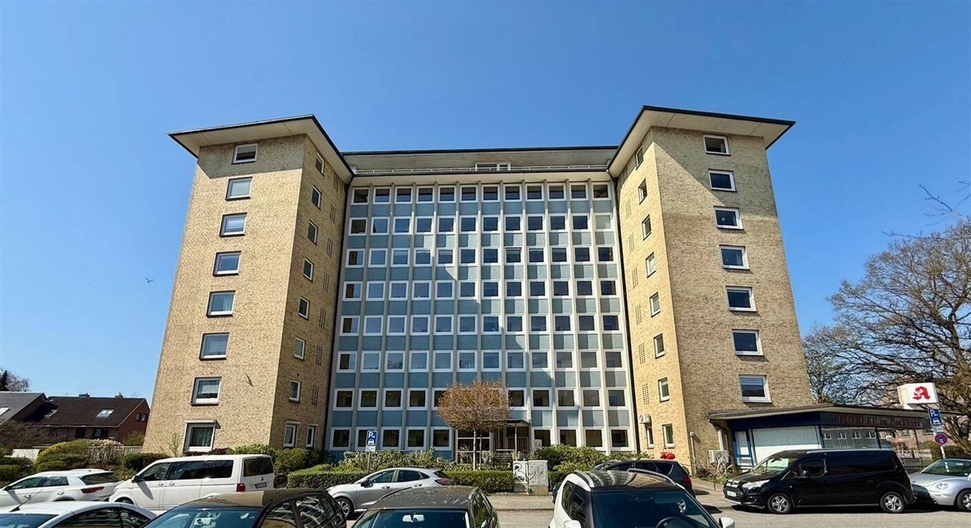 Zentral in Kronshagen: Sanierte 3-Zimmer-Whg. mit Aufzug, Balkon, Garage // BGM-Drews-Straße, 24119 Kronshagen