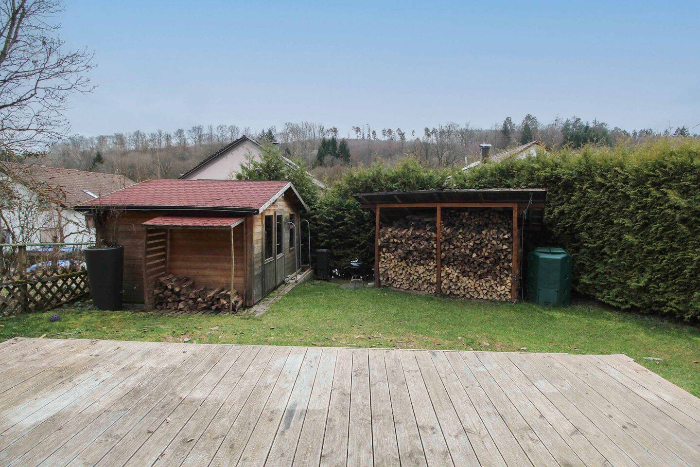 Charmantes Wohnen auf zwei Einheiten – ein Zuhause mit Wintergarten, Kaminofen & zwei Gärten, 73066 Uhingen