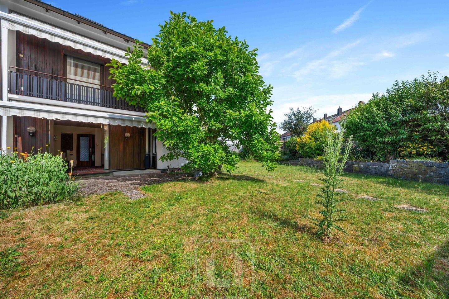 Gepflegtes Reihenendhaus | Schöner großer Garten | Vielseitiges Raumangebot | Attraktive Lage, 73760 Ostfildern