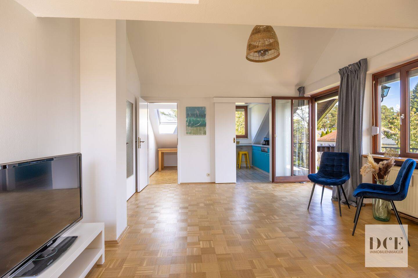 Ca. 69 m² Nutzfläche: Naturnah wohnen in Waldtrudering: 2,5 Zimmer mit Balkon und Grünblick, 81827 München (Ramersdorf-Perlach Trudering-Riem)