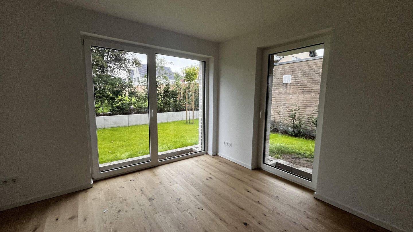 Erstbezug mit Terrasse: Stilvolle 3-Zi.-Wohnung + Einbauküche inklusive | KfW-40, 33790 Halle (Westf.)