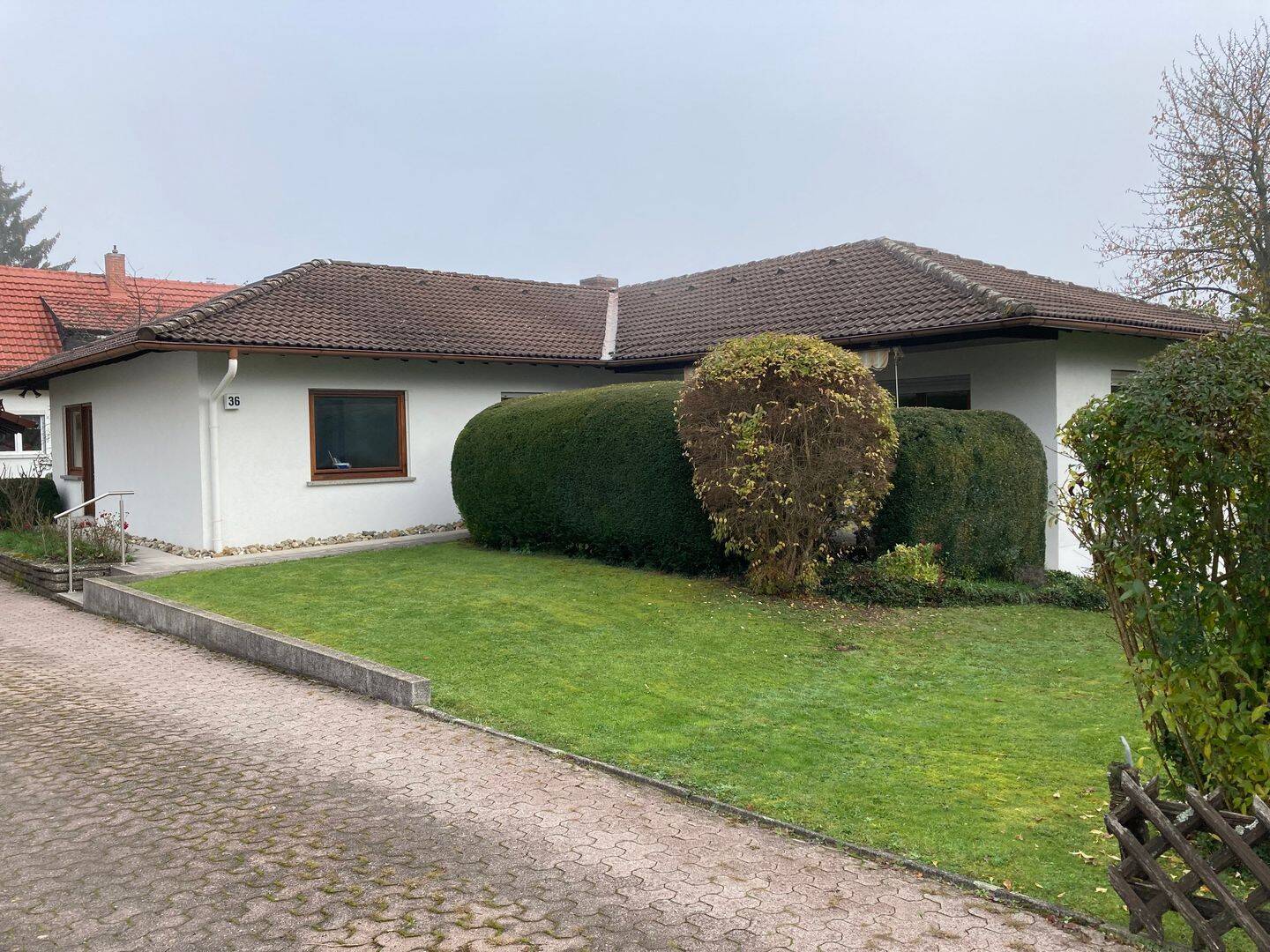 Gepflegtes Einfamilienhaus mit großem Garten, 78628 Rottweil