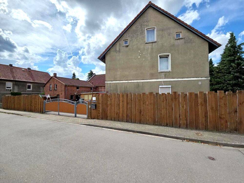 Provisionsfrei: Zweifamilienhaus mit Scheune & Hof – vielseitig nutzbar, 39356 Flechtingen
