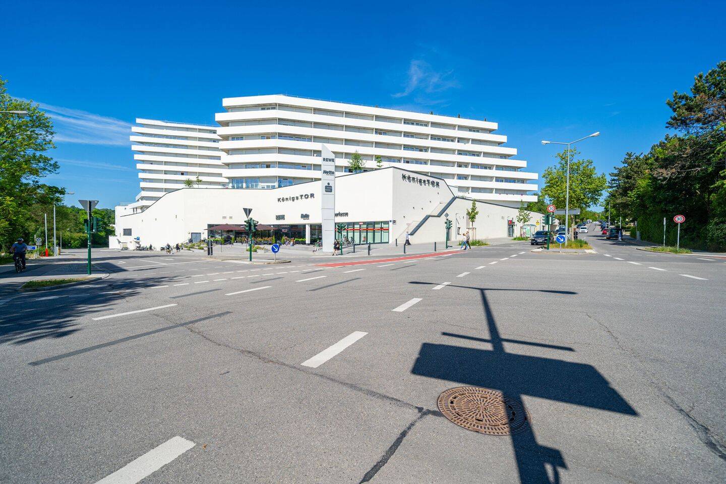 Attraktives Apartment mit modernem Wohnkomfort, 93051 Regensburg (Galgenberg Großprüfening-Dechbetten-Königswiesen Kumpfmühl-Ziegetsdorf-Neuprüll)