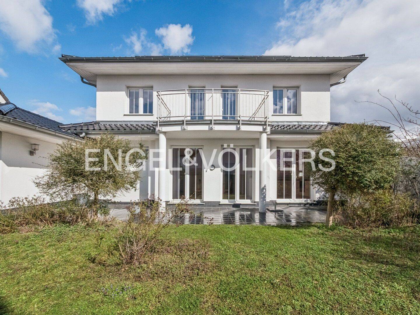 Großzügige und energieeffiziente Familienvilla nahe des Groß Glienicker Sees, 14089 Berlin (Spandau Gatow Kladow Kolonie Windmühlenberg)
