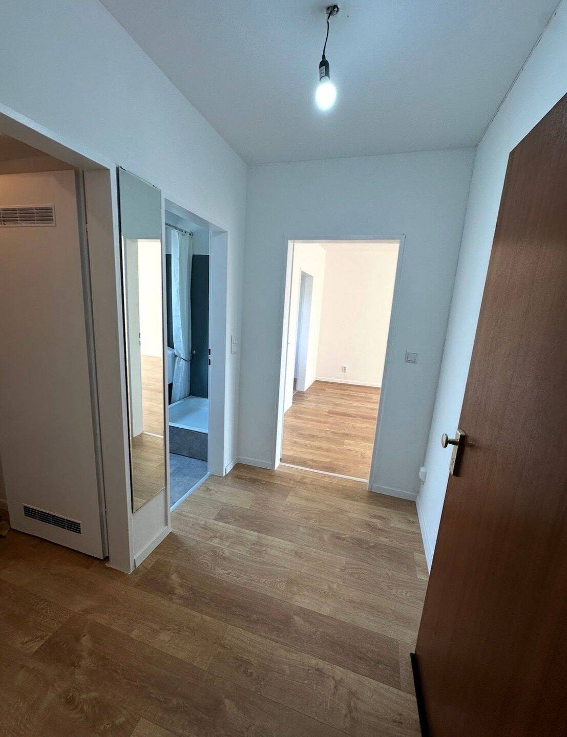 Renovierte 1-Zimmer Wohnung an der Grenze Fürth/Nürnberg (Poppenreuth) zu vermieten, 90765 Fürth