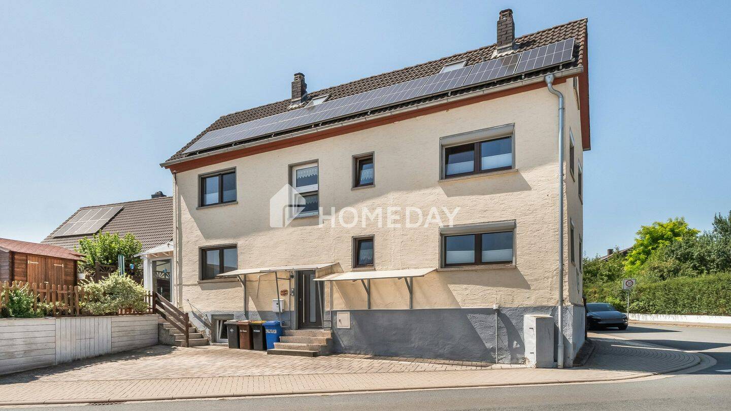 Bezahlbares Wohnglück: Gepflegtes EFH mit pflegeleichtem Außenbereich und Wintergarten, 35581 Wetzlar
