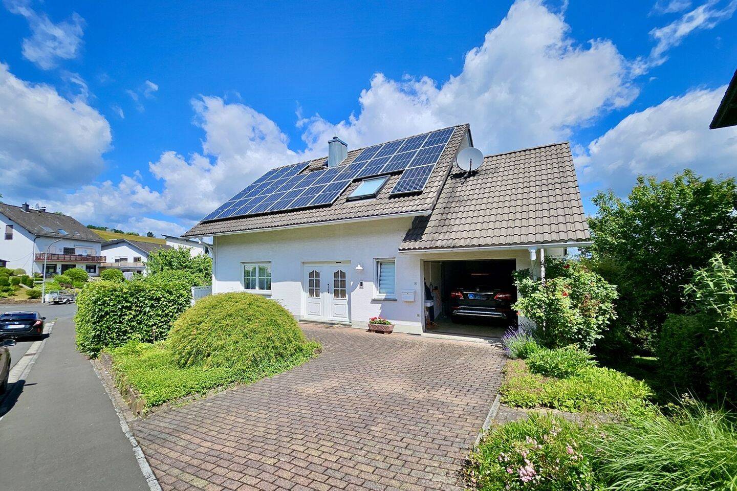 GROßZÜGIGES FAMILIENLEBEN MIT TECHNIK- KOMFORT, 63607 Wächtersbach