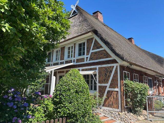 Ensemble am Elbdeich –  Stilvolles Wohnen, attraktive Mieterträge und vielseitiges Potenzial!!, 21395 Tespe