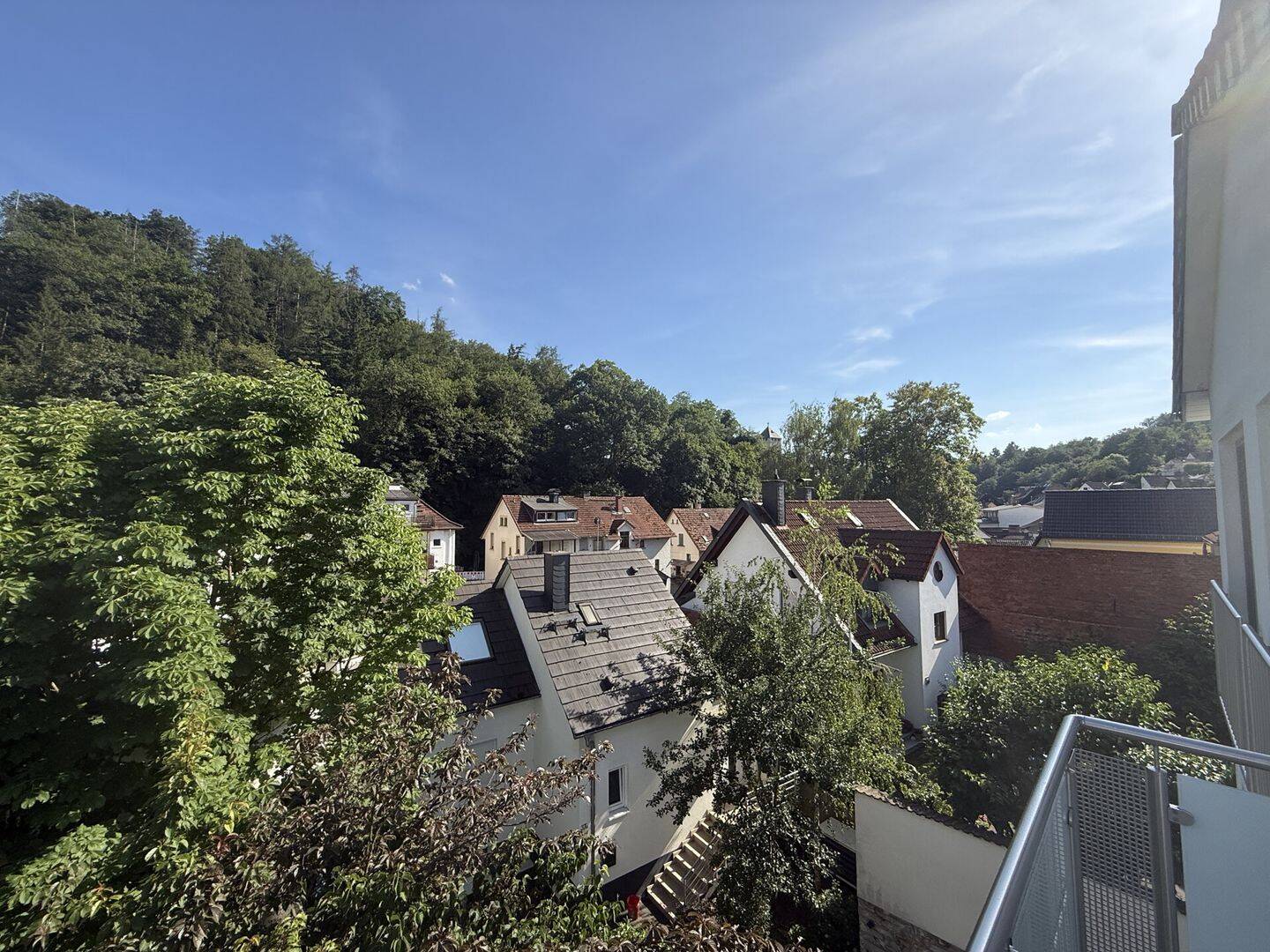 Modernes Wohnen mit Stil – Exklusive Dachgeschosswohnung in begehrter Lage von Wiesbaden-Sonnenberg, 65193 Wiesbaden (Sonnenberg Wiesbaden)