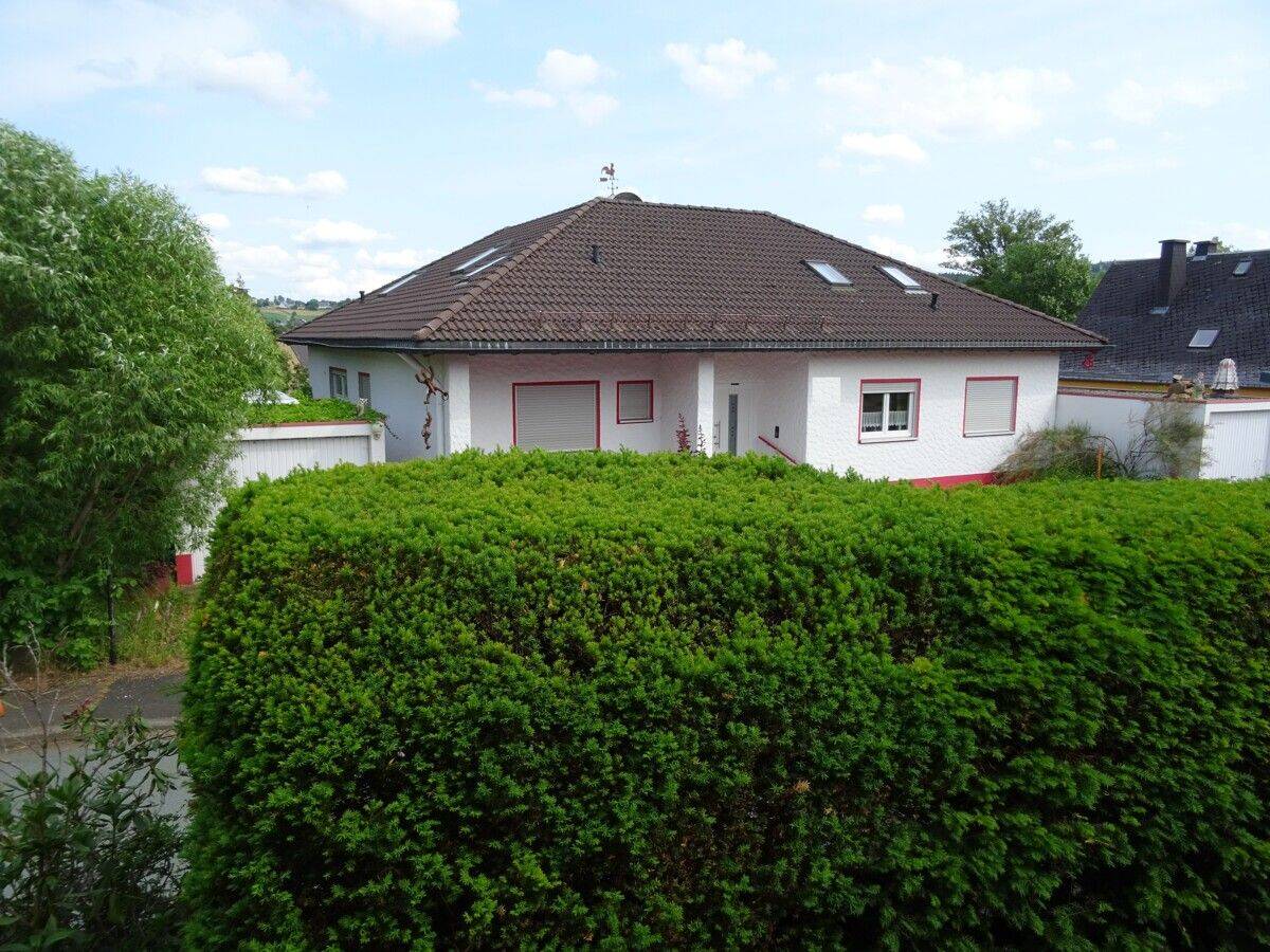 Suchen Sie ein großes Zuhause, zum Wohnen und Arbeiten mit Wintergarten und Südterrasse?, 95236 Stammbach