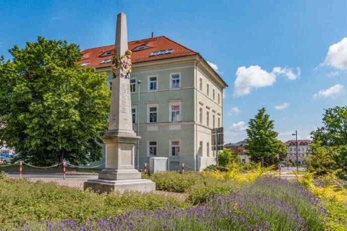 Große zentrumsnahe 3-Raum-Wohnung mit Balkon und Aufzug, 4758 Oschatz