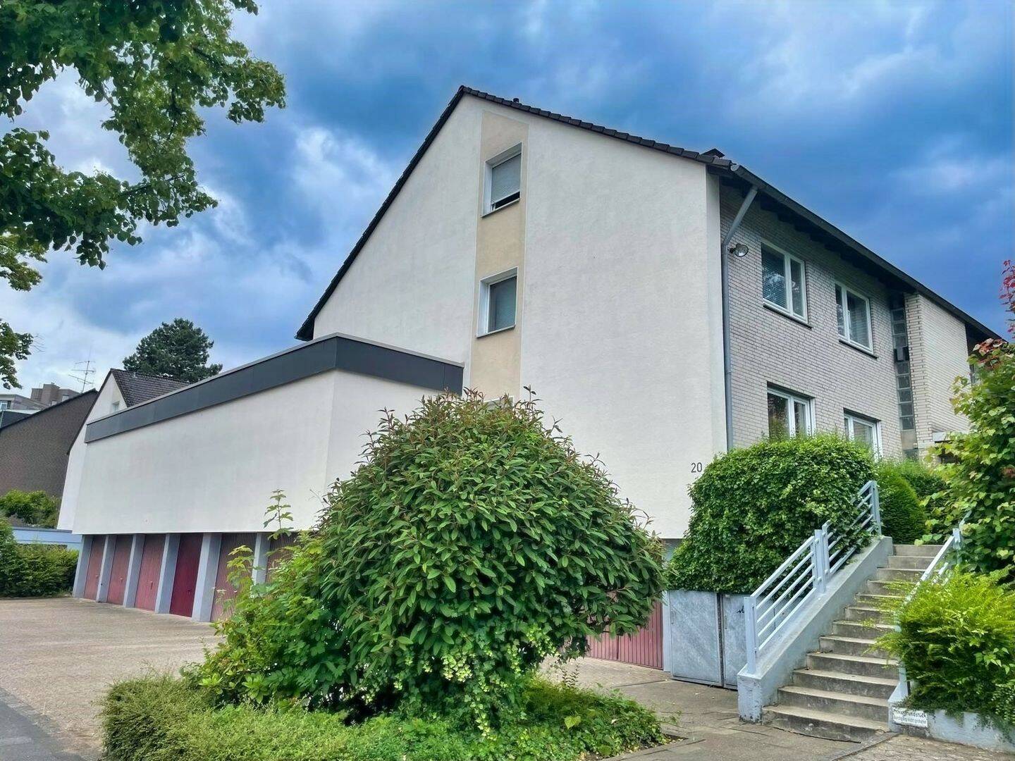 Modern saniert: Attraktive 2-Zi.-Eigentumswohnung mit Sonnenloggia!, 40878 Ratingen