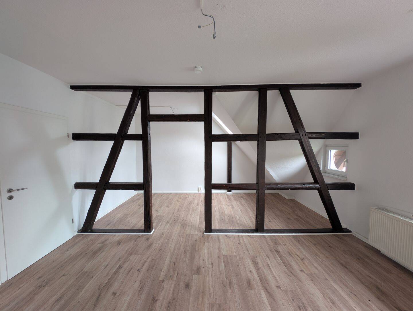Bezugsfreie 2 Zimmer Wohnung mit Terrasse, 7743 Jena